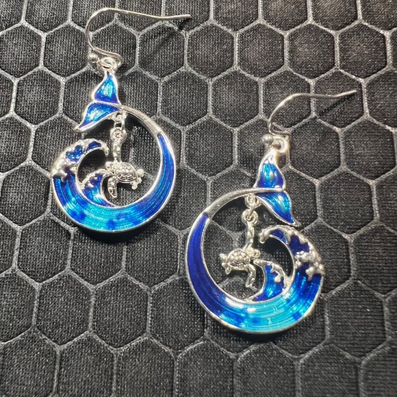 Wave and Turtle Earrings Blue and Silver 18K White Gold Plated - Picture 1 of 1